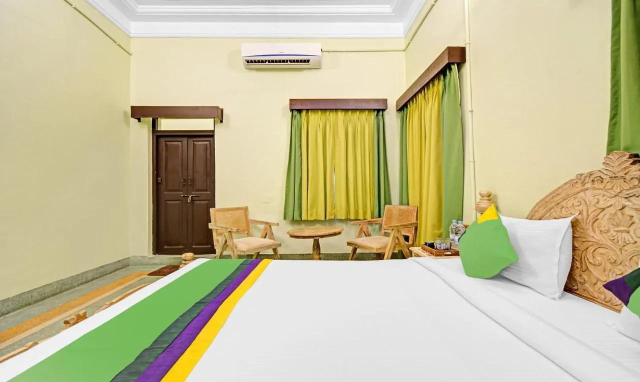 Treebo The Regal House, Near Fateh Sagar Lake Udajpur 3*,  Indie